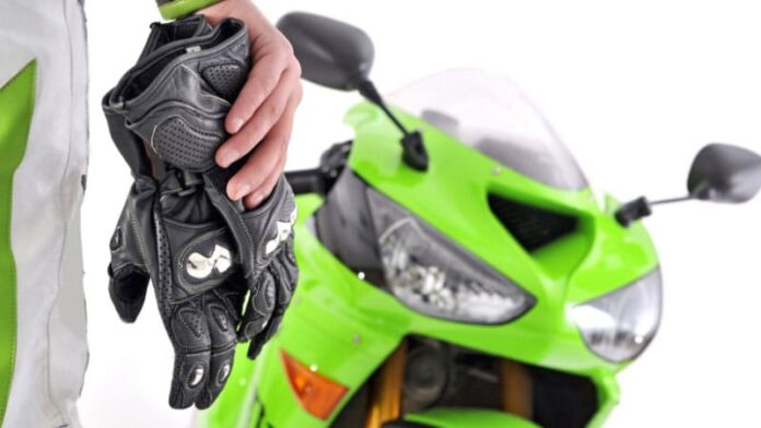 Best Motorcycle Gloves In 2024 – Reviews and Guide