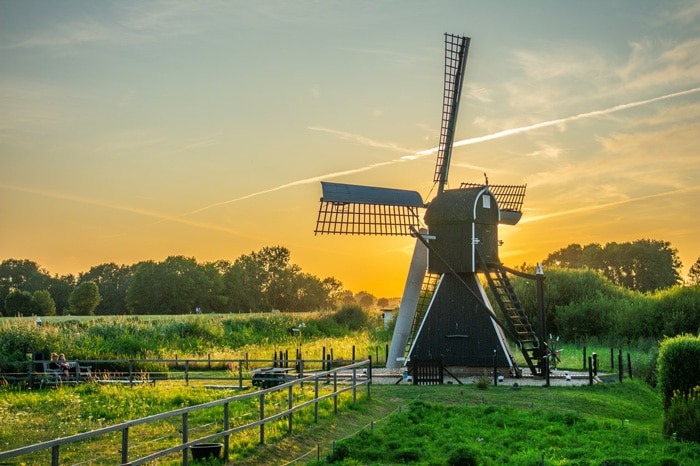 feature-wind-powered-system